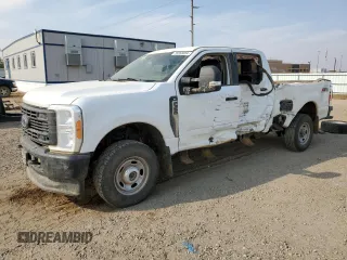 2023 Ford F-350 z VIN 1FT8W3BA3PEC57918, wystawiony jako Copart lot #75550084 z przebiegiem 36 915 mil mil oraz Szkoda całkowita • Salvage title. Historia ofert i sprzedaży dostępna na DreamBid. Obrazek 1.