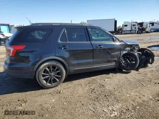 2019 Ford Explorer XLT with VIN 1FM5K7D87KGA07493, listed as a Copart auction lot 84317014 with 93,304 mi miles and Salvage Title. Bid and sale history available at carsss.com. Image 3.