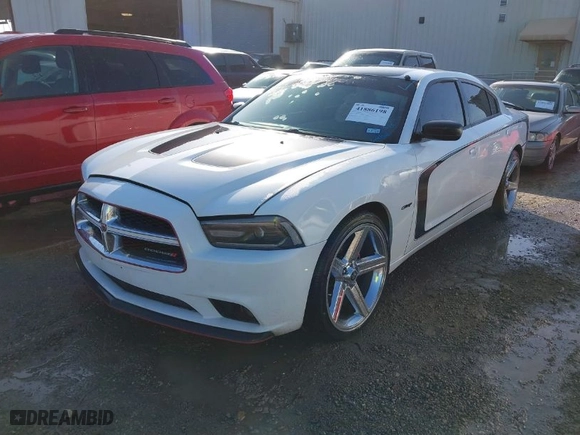 2012 Dodge Charger SE with VIN 2C3CDXBG4CH110736, listed as a IAAI auction lot 41886198 with 193,882 mi miles. Bid and sale history available at carsss.com. Image 2.