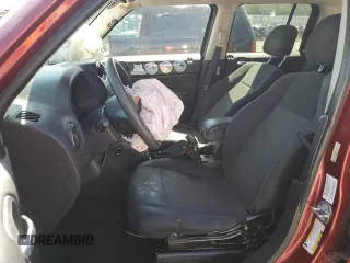 2014 Jeep Patriot Sport z VIN 1C4NJPBB2ED881049, wystawiony jako Copart lot #57363385 z przebiegiem 169 405 mil mil oraz Szkoda całkowita • Salvage title. Historia ofert i sprzedaży dostępna na DreamBid. Obrazek 7.