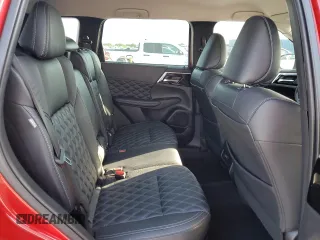 2022 Mitsubishi Outlander SEL z VIN JA4J3VA84NZ073298, wystawiony jako Copart lot #57553585 z przebiegiem 31 847 mil mil oraz Szkoda całkowita • Salvage title. Historia ofert i sprzedaży dostępna na DreamBid. Obrazek 11.
