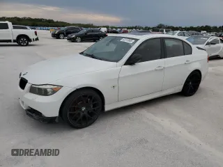 2006 BMW 3 Series 330i z VIN WBAVB33536PS19010, wystawiony jako Copart lot #52313985 z przebiegiem 262 388 mil mil oraz Czysty tytuł • Clean title. Historia ofert i sprzedaży dostępna na DreamBid. Obrazek 1.
