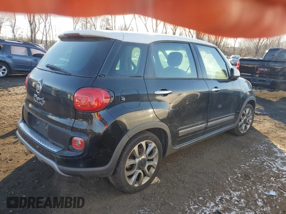 2015 FIAT 500L Urbana Trekking with VIN ZFBCFADH6FZ033626, listed as a Copart auction lot 86534814 with Not Provided miles and Clean Title. Bid and sale history available at DreamBid. Image 3.