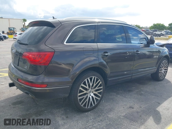 2011 Audi Q7 3.0L TDI Prestige with VIN WA1VMAFE0BD008205, listed as a IAAI auction lot 41692958 with 127,901 mi miles. Bid and sale history available at carsss.com. Image 4.