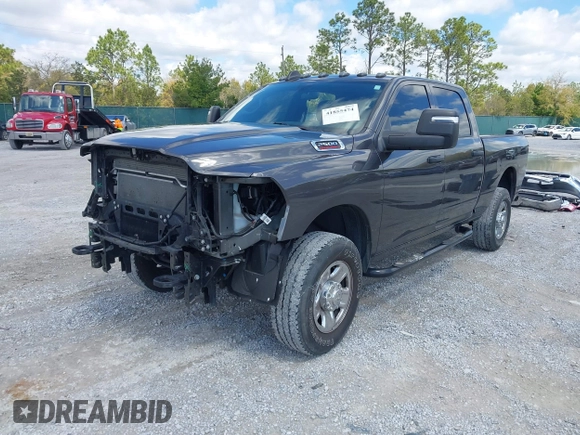 2023 Ram 2500 Tradesman z VIN 3C6UR5CJ9PG503984, wystawiony jako IAAI lot #41855474 z przebiegiem 47 131 mil mil oraz . Historia ofert i sprzedaży dostępna na DreamBid. Obrazek 18.
