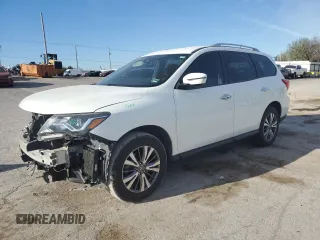 2018 Nissan Pathfinder SV z VIN 5N1DR2MMXJC663667, wystawiony jako Copart lot #50033155 z przebiegiem 131 646 mil mil oraz Szkody całkowita. Historia ofert i sprzedaży dostępna na DreamBid. Obrazek 1.