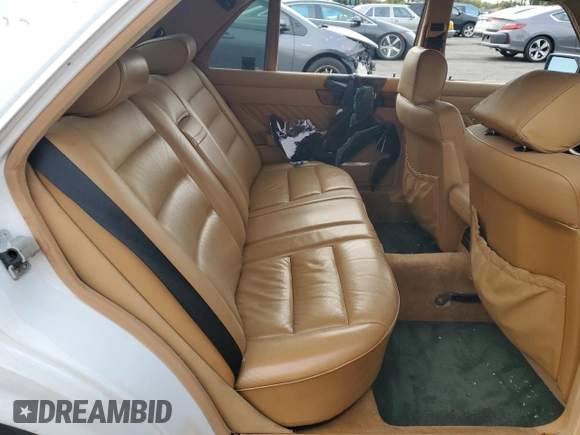 1989 Mercedes-Benz 560 with VIN WDBCA39E2KA479060, listed as a Copart auction lot 81924154 with 172,377 mi miles and Salvage Title. Bid and sale history available at DreamBid. Image 10.