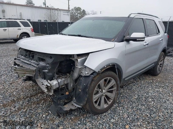 2018 Ford Explorer Limited with VIN 1FM5K7F8XJGA89666, listed as a IAAI auction lot 41334145 with 131,437 mi miles. Bid and sale history available at carsss.com. Image 2.