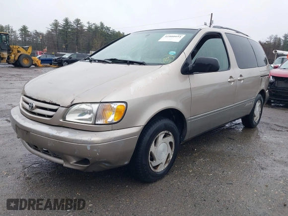 2003 Toyota Sienna LE with VIN 4T3ZF13C93U534860, listed as a IAAI auction lot 41800054 with 214,414 mi miles. Bid and sale history available at carsss.com. Image 2.
