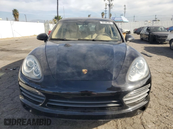 2013 Porsche Cayenne S Hybrid z VIN WP1AE2A21DLA14185, wystawiony jako Copart lot #81671674 z przebiegiem 118 890 mil mil oraz Czysty tytuł • Clean title. Historia ofert i sprzedaży dostępna na DreamBid. Obrazek 5.
