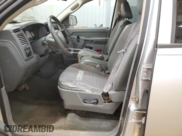 2007 Dodge 1500 ST z VIN 1D7HA18K97J603924, wystawiony jako Copart lot #46283675 z przebiegiem Nie podano mil oraz Szkoda całkowita • Salvage title. Historia ofert i sprzedaży dostępna na DreamBid. Obrazek 7.