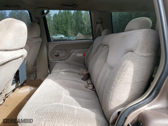 1996 Chevrolet Tahoe with VIN 1GNEK13R5TJ420715, listed as a Copart auction lot 48997145 with 303,588 mi miles and Salvage Title. Bid and sale history available at carsss.com. Image 11.