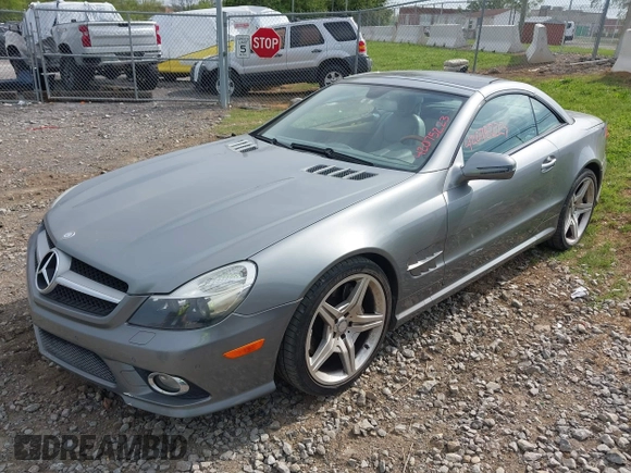 2011 Mercedes-Benz SL 550 z VIN WDBSK7BA9BF165156, wystawiony jako IAAI lot #42075223 z przebiegiem 41 313 mil mil oraz . Historia ofert i sprzedaży dostępna na DreamBid. Obrazek 17.