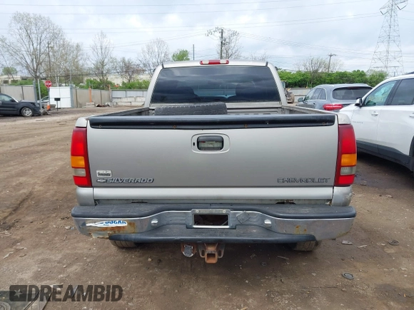 2000 Chevrolet Silverado 1500 LS with VIN 2GCEK19T3Y1266020, listed as a IAAI auction lot 42060263 with 270,921 mi miles. Bid and sale history available at carsss.com. Image 16.