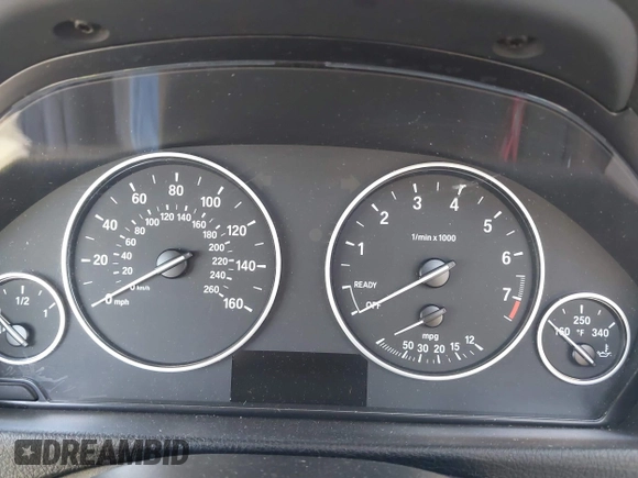 2015 BMW 3 Series 320i xDrive с VIN WBA3C3G50FNT50924, выставлен на аукционе IAAI как лот 42084473 с пробегом Не указан миль и . История ставок и продаж доступна на DreamBid. Изображение 15.