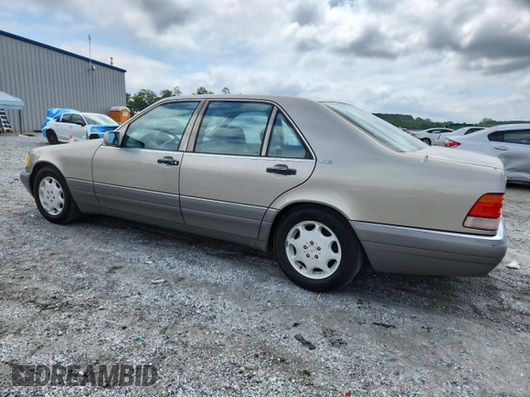 1995 Mercedes-Benz S с VIN WDBGA57E0SA258864, выставлен на аукционе Copart как лот 64513175 с пробегом 110 770 миль миль и Чистый • Clean title. История ставок и продаж доступна на DreamBid. Изображение 2.