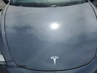 2019 Tesla Model 3 Mid Range z VIN 5YJ3E1EA2KF417212, wystawiony jako Copart lot #50968615 z przebiegiem 104 807 mil mil oraz Szkody całkowita. Historia ofert i sprzedaży dostępna na DreamBid. Obrazek 12.