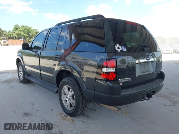 2007 Ford Explorer XLT with VIN 1FMEU63E97UB66066, listed as a IAAI auction lot 41920036 with 165,482 mi miles. Bid and sale history available at carsss.com. Image 3.