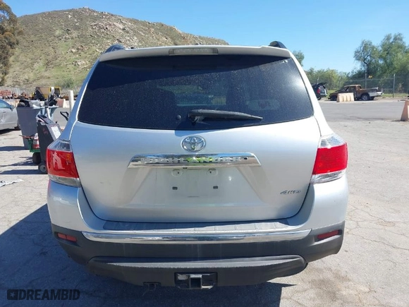 2011 Toyota Highlander with VIN 5TDBK3EH2BS060560, listed as a IAAI auction lot 41713322 with 143,122 mi miles. Bid and sale history available at carsss.com. Image 15.