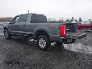 2024 Ford Super Duty F-250 SRW XL with VIN 1FT7W2BT5RED24013, listed as a IAAI auction lot 41206461 with 40,565 mi miles. Bid and sale history available at carsss.com. Image 3.