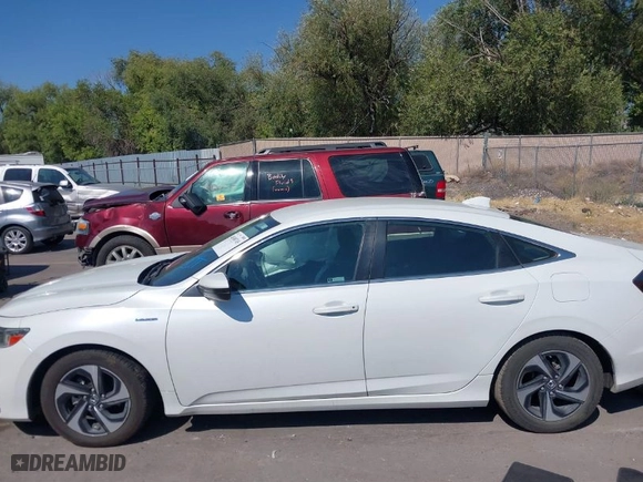 2021 Honda Insight EX with VIN 19XZE4F51ME007149, listed as a IAAI auction lot 40300745 with 111,081 mi miles. Bid and sale history available at carsss.com. Image 14.