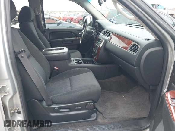 2011 Chevrolet Suburban LS with VIN 1GNSCHE06BR188407, listed as a IAAI auction lot 41453215 with 232,667 mi miles. Bid and sale history available at carsss.com. Image 5.