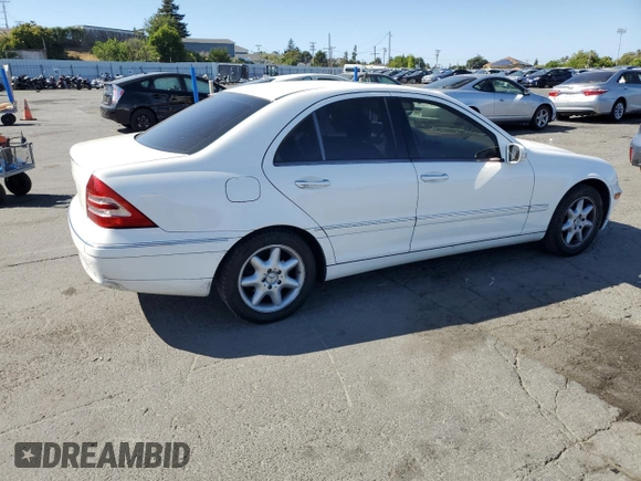 2004 Mercedes-Benz C 240 with VIN WDBRF61J84A607911, listed as a Copart auction lot 59142465 with 180,572 mi miles and Salvage title. Bid and sale history available at DreamBid. Image 3.