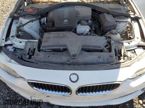 2015 BMW 4 Series 428i z VIN WBA4A9C53FGL85500, wystawiony jako Copart lot #50004575 z przebiegiem 129 018 mil mil oraz Szkoda całkowita • Salvage title. Historia ofert i sprzedaży dostępna na DreamBid. Obrazek 11.