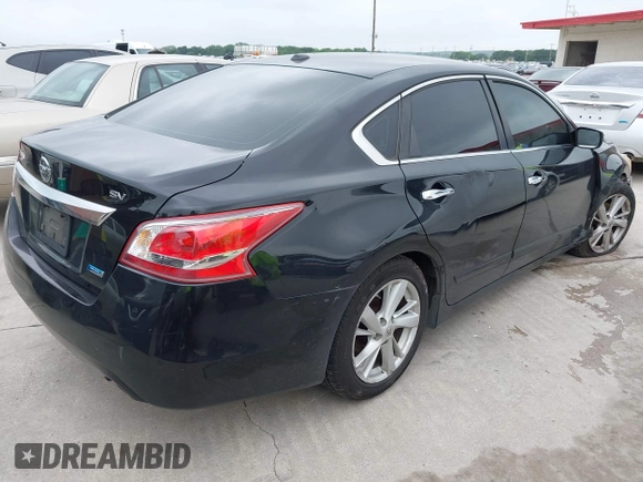 2013 Nissan Altima SV with VIN 1N4AL3AP0DC287021, listed as a IAAI auction lot 42177444 with 163,462 mi miles and . Bid and sale history available at carsss.com. Image 4.