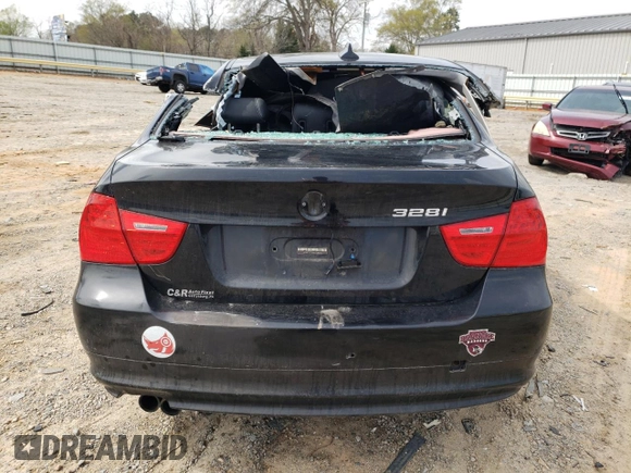 2010 BMW 3 Series 328i z VIN WBAPH5G54ANM70510, wystawiony jako Copart lot #50913145 z przebiegiem Nie podano mil oraz Nie do naprawy • Non repairable. Historia ofert i sprzedaży dostępna na DreamBid. Obrazek 6.