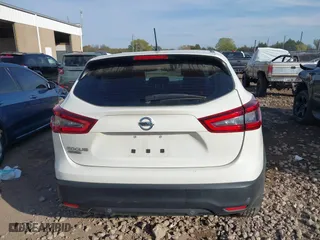 2021 Nissan Rogue Sport S with VIN JN1BJ1AV8MW320615, listed as a IAAI auction lot 40752620 with 65,543 mi miles. Bid and sale history available at carsss.com. Image 15.