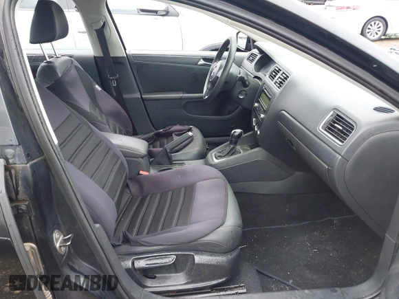 2011 Volkswagen Jetta SE with VIN 3VWDX7AJ7BM353913, listed as a IAAI auction lot 42643516 with 178,943 mi miles and . Bid and sale history available at DreamBid. Image 5.