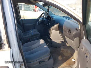 2005 Dodge Caravan SE with VIN 1D4GP25R45B305819, listed as a IAAI auction lot 41011300 with 229,466 mi miles and . Bid and sale history available at carsss.com. Image 5.