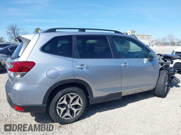 2021 Subaru Forester Premium with VIN JF2SKAJC8MH522840, listed as a IAAI auction lot 42059672 with 76,698 mi miles. Bid and sale history available at carsss.com. Image 14.