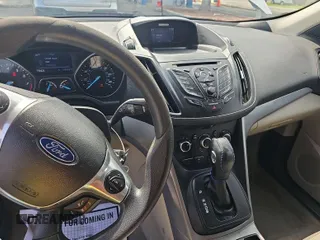 2014 Ford Escape SE z VIN 1FMCU0GX0EUE01743, wystawiony jako IAAI lot #42410377 z przebiegiem 75 263 mil mil oraz . Historia ofert i sprzedaży dostępna na DreamBid. Obrazek 1.