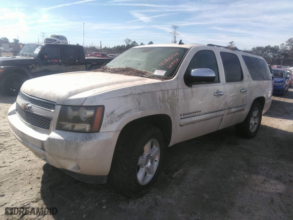 2008 Chevrolet Suburban LTZ with VIN 1GNFC16J28R219015, listed as a IAAI auction lot 41110111 with 1 mi miles. Bid and sale history available at carsss.com. Image 2.