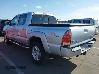 2007 Toyota Tacoma PreRunner with VIN 5TEJU62N27Z370963, listed as a IAAI auction lot 42057558 with 192,041 mi miles. Bid and sale history available at carsss.com. Image 3.