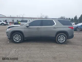 2019 Chevrolet Traverse LT Cloth with VIN 1GNEVMKW0KJ241772, listed as a IAAI auction lot 41724207 with 122,304 mi miles. Bid and sale history available at carsss.com. Image 14.