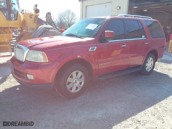 2005 Lincoln Navigator Luxury with VIN 5LMFU27535LJ22068, listed as a IAAI auction lot 41766399 with 237,554 mi miles. Bid and sale history available at carsss.com. Image 2.