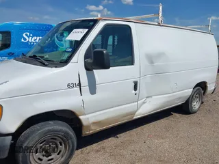 2006 Ford Econoline Cargo z VIN 1FTRE14W46DA16314, wystawiony jako IAAI lot #42618765 z przebiegiem 313 401 mil mil oraz . Historia ofert i sprzedaży dostępna na DreamBid. Obrazek 6.