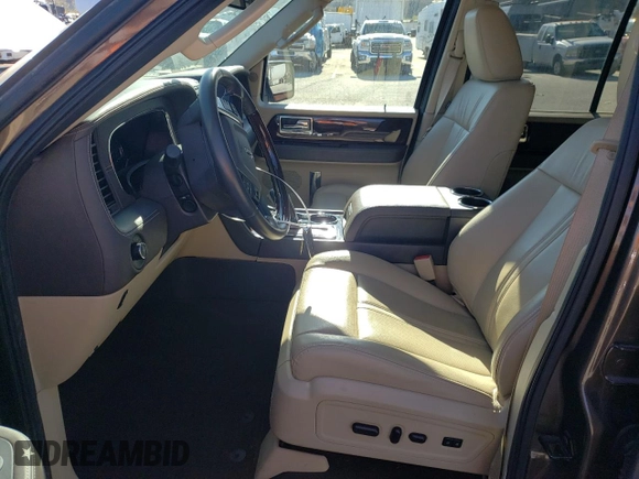 2016 Lincoln Navigator Reserve with VIN 5LMJJ2LT5GEL07236, listed as a Copart auction lot 46945745 with 25,431 mi miles and Salvage title. Bid and sale history available at DreamBid. Image 7.
