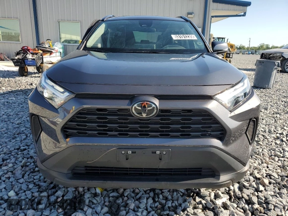 2023 Toyota RAV4 XLE with VIN 2T3W1RFV4PW262706, listed as a Copart auction lot 53151235 with 31,067 mi miles and Clean Title. Bid and sale history available at carsss.com. Image 5.
