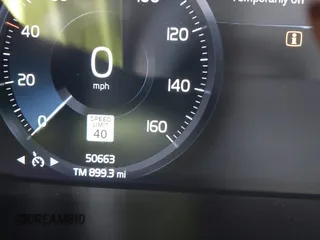 2022 Volvo XC40 Momentum z VIN YV4AC2HK5N2748975, wystawiony jako IAAI lot #42193600 z przebiegiem 50 663 mil mil oraz . Historia ofert i sprzedaży dostępna na DreamBid. Obrazek 15.