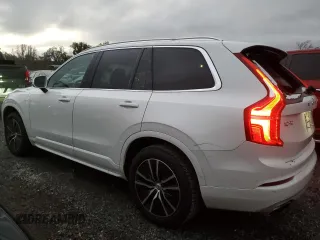 2020 Volvo XC90 Momentum with VIN YV4102CK4L1598280, listed as a Copart auction lot 79330254 with 61,206 mi miles and Clean Title. Bid and sale history available at carsss.com. Image 2.