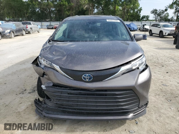 2023 Toyota Sienna LE z VIN 5TDKRKEC9PS178719, wystawiony jako Copart lot #54421745 z przebiegiem 33 530 mil mil oraz Szkoda całkowita • Salvage title. Historia ofert i sprzedaży dostępna na DreamBid. Obrazek 5.