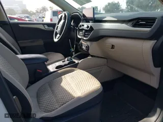 2020 Ford Escape SE with VIN 1FMCU9G62LUB72944, listed as a IAAI auction lot 41148835 with 90,705 mi miles. Bid and sale history available at carsss.com. Image 5.