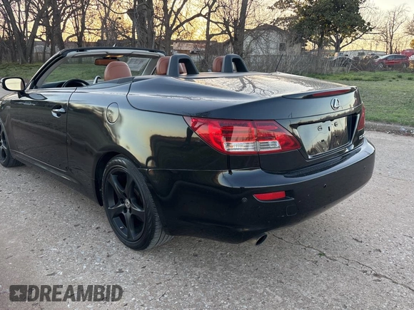 2011 Lexus IS 250 C z VIN JTHFF2C2XB2518852, wystawiony jako Copart lot #49009825 z przebiegiem 163 567 mil mil oraz Czysty tytuł • Clean title. Historia ofert i sprzedaży dostępna na DreamBid. Obrazek 3.