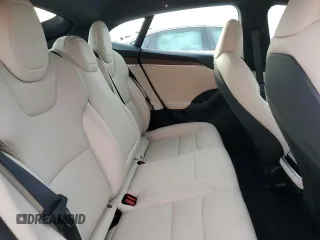 2024 Tesla Model S z VIN 5YJSA1E56RF543139, wystawiony jako Copart lot #86568584 z przebiegiem 1 212 mil mil oraz Szkoda całkowita • Salvage title. Historia ofert i sprzedaży dostępna na DreamBid. Obrazek 10.