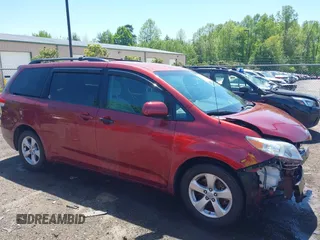 2012 Toyota Sienna LE AAS with VIN 5TDKK3DC9CS203298, listed as a IAAI auction lot 42070158 with 266,202 mi miles. Bid and sale history available at carsss.com. Image 1.