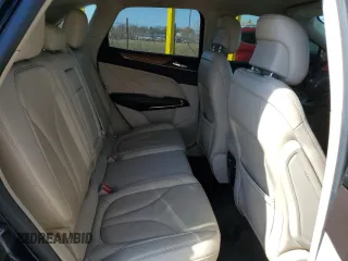 2017 Lincoln MKC Select z VIN 5LMCJ2D99HUL00633, wystawiony jako Copart lot #48498295 z przebiegiem 122 621 mil mil oraz Nie do naprawy. Historia ofert i sprzedaży dostępna na DreamBid. Obrazek 11.